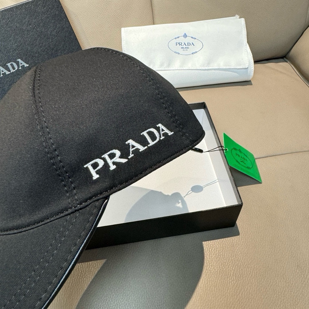 配盒子布袋Prada普拉达新款原单棒球帽刺绣logo专柜1:1开模订制原版纯棉布料+头层牛皮轻盈透气！质