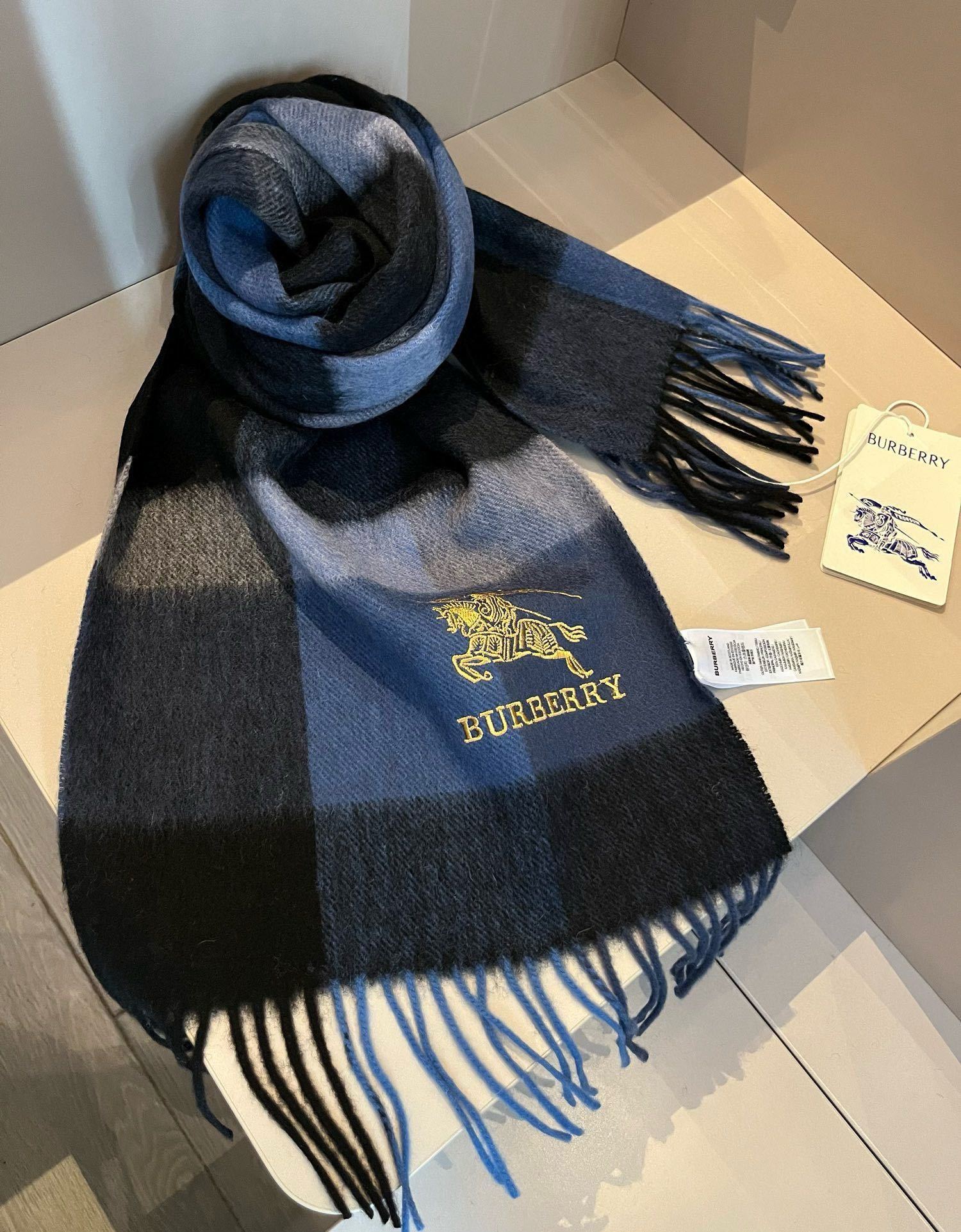 Burberry巴宝莉高品质新品金丝战马刺绣羊绒围巾!惊爆上架海外专柜最新男士女士情侣款羊绒围巾国内专柜