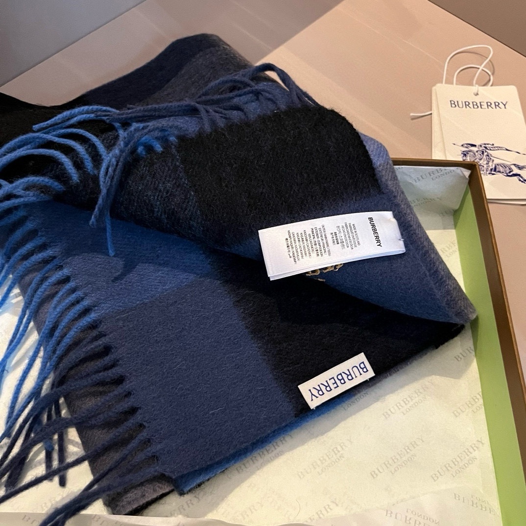 Burberry巴宝莉高品质新品金丝战马刺绣羊绒围巾!惊爆上架海外专柜最新男士女士情侣款羊绒围巾国内专柜