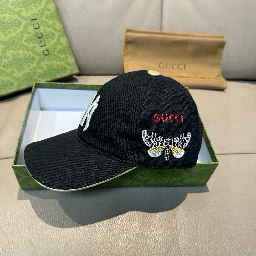 NO:218579,With box bags, NY&Gucci cooperation model, the latest original single baseball cap, 1:1 mold customization, heavy industry embroidery, details comparable to the counter, original canvas   first layer of cowhide, excellent quality!  The first choice for handsome men and beautiful women, fashionable and versatile. The basic head circumference is 56, and the patch can be adjusted. Black and white two-color hat fisherman hat baseball hat knit hat, hat, gucci, espadrilles, cowhide, hats19860909配盒子布袋,NY&Gucci(古奇)合作款,最新款原单棒球帽,1:1开模订制,重工刺绣,细节可媲美专柜,原版帆布料 头层牛皮,质量超赞！帅男靓女首选,时尚百搭.基础头围56,贴片可调节.黑,白二色帽子渔夫帽棒球帽针织帽,帽子,gucci,espadrilles,cowhide,hats,hat