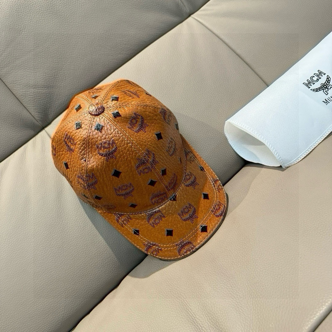 NO:218892,Batch New style shipment with packaging cloth bag, MCM classic original single baseball cap, 1:1 open mold customization, original counter PVC leather   top layer cowhide, long-term explosive version, excellent quality, basic head circumference 56, patch adjustable. Hats Fisherman's hat Baseball cap Knitted hat, hat, espadrilles, cowhide, hats19860909批 新款出货 配包装布袋,MCM经典原单棒球帽,1:1开模订制,原版专柜PVC革 头层牛皮包边,长年爆版,质量超棒,基础头围56,贴片可调节.帽子渔夫帽棒球帽针织帽,帽子,espadrilles,cowhide,hats,hat