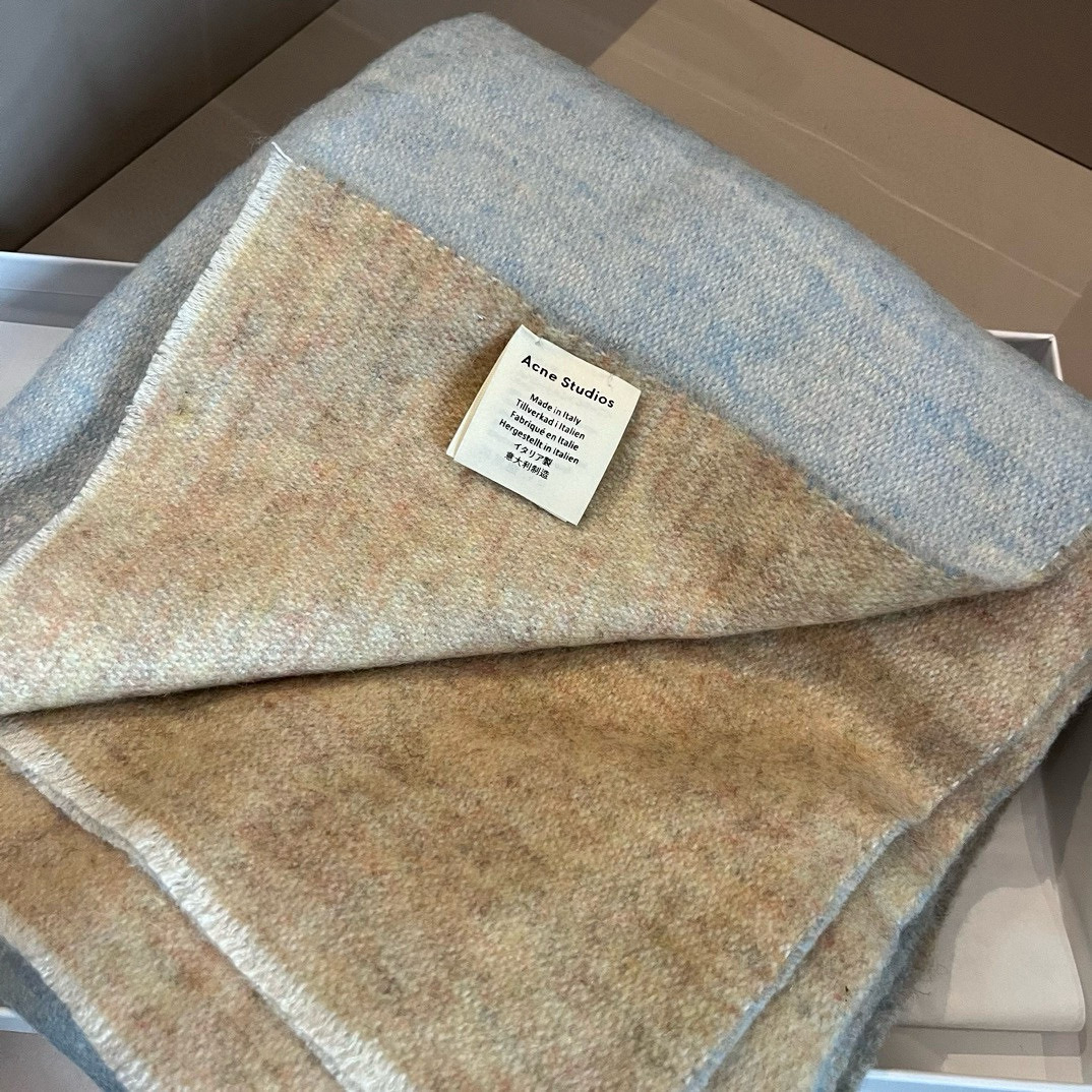 Acne Studios Wool Scarf: Swedish Style with Pure Lamb Wool, Multi-Colored, Double-Sided. - 图片 7