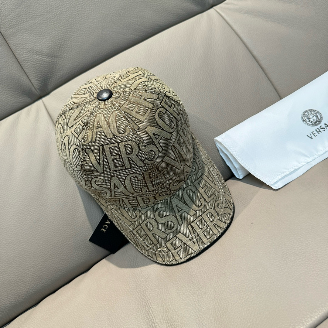 Versace Packaging Bags Set with Original Baseball Cap and Accessories – High-Quality Replica. - 图片 1