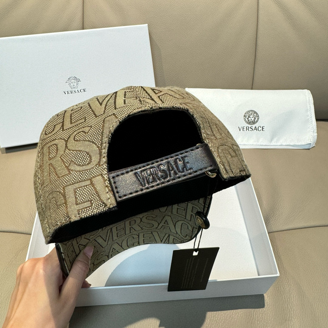Versace Packaging Bags Set with Original Baseball Cap and Accessories – High-Quality Replica. - 图片 8