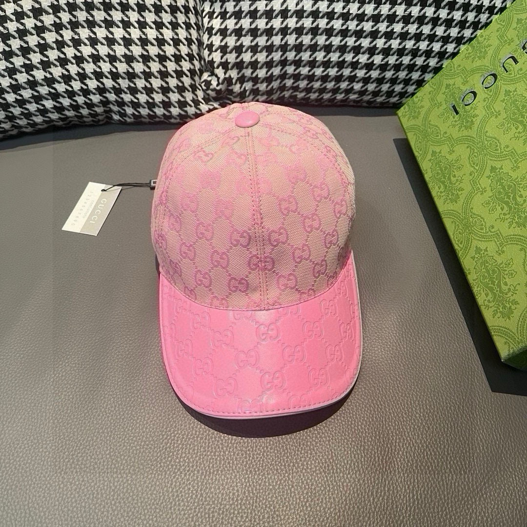 NO:220264,Package with box cloth bag, Gucci classic original single baseball cap, small double G cowhide splicing, 1:1 mold customization, excellent quality!  The brim of the hat is embossed with cowhide, excellent quality!  Basic head circumference 56, adjustable patch, five-color spot, hot-selling model!  Hat fisherman hat baseball hat knit hat, hat, gucci, espadrilles, cowhide, hats19860909批 配盒子布袋,Gucci(古奇)经典原单棒球帽,小双G牛皮拼接,1:1开模订制,质量超赞！帽檐头层牛皮压花,质量极好！基础头围56,贴片可调节,五色现货,热卖款！帽子渔夫帽棒球帽针织帽,帽子,gucci,espadrilles,cowhide,hats,hat