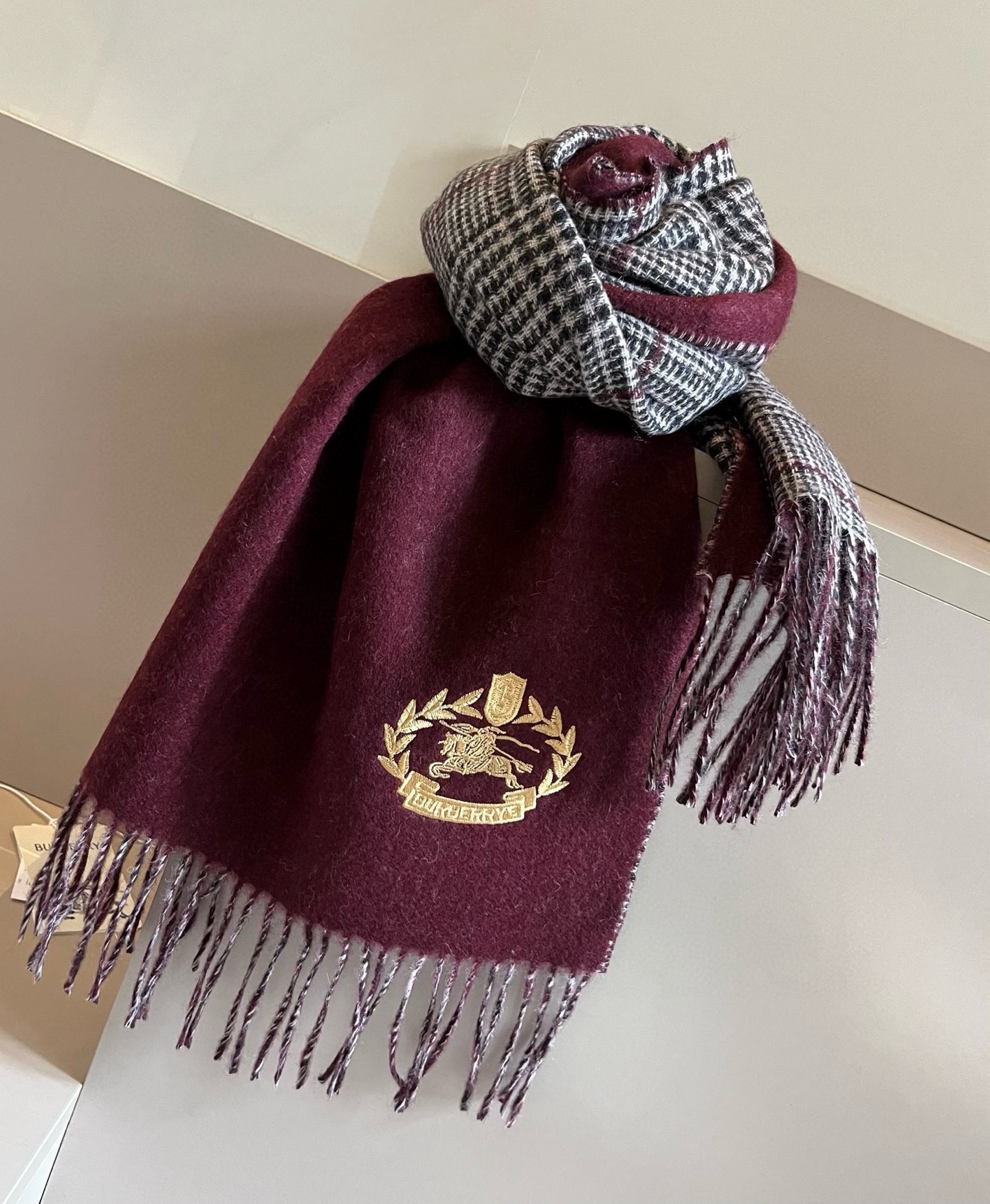 Batch 300: High-End B Family Scarf Set, Stylish and Fashionable, 100% Wool - 图片 3