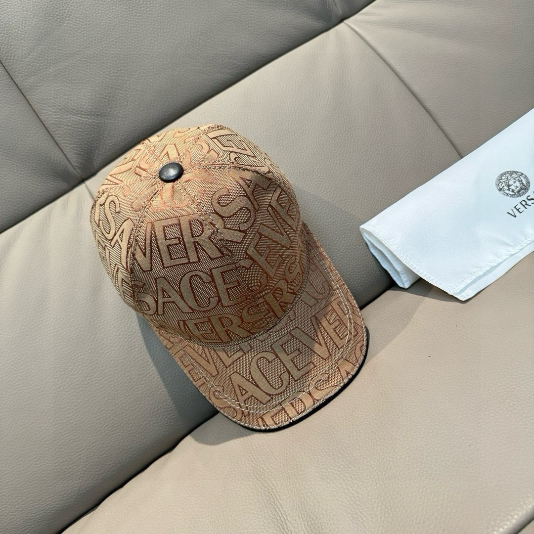 Versace Baseball Cap Set with Packaging Bags and Accessories – Lot 126 Sale - 图片 1