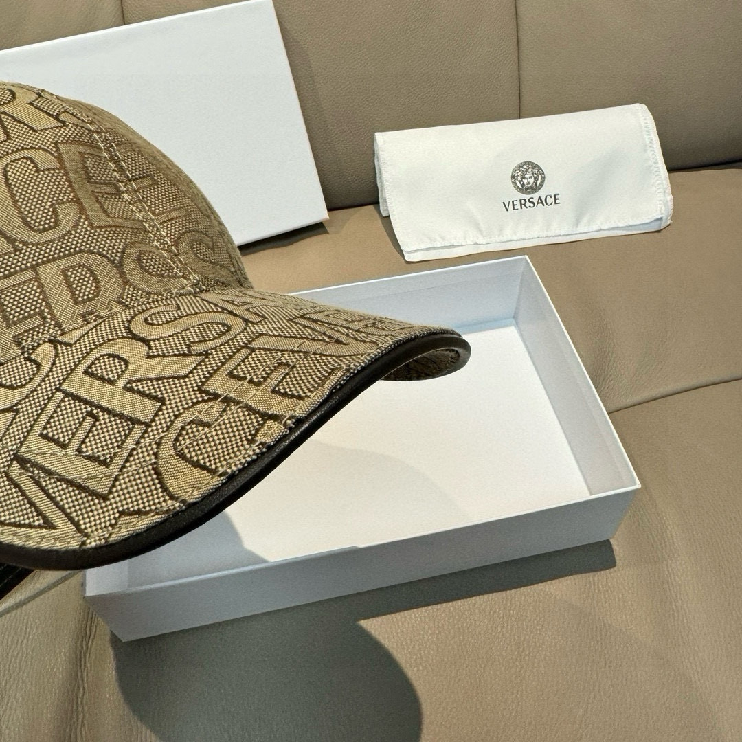 Exclusive Versace Baseball Cap Set with Packaging – Limited Edition Lot 126 - 图片 5