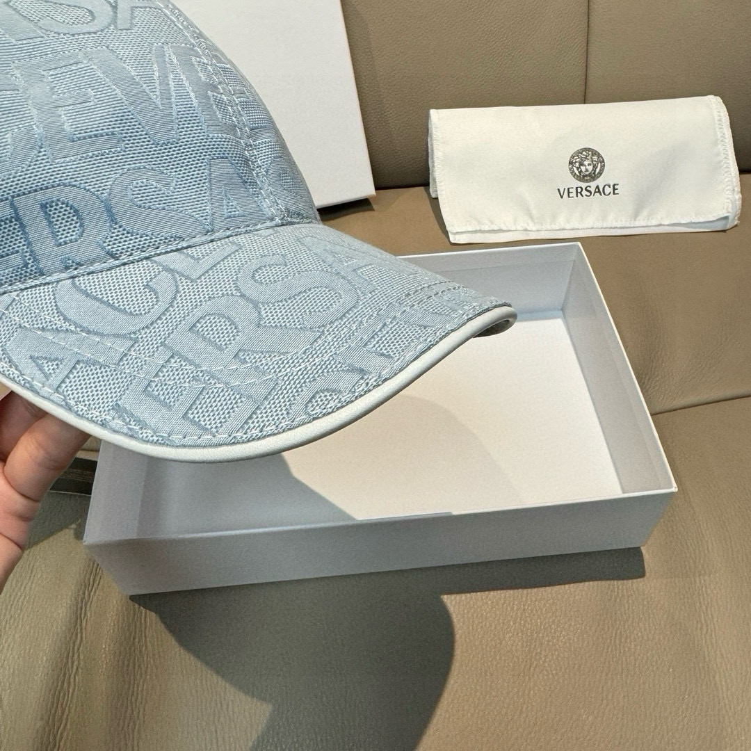 Versace Baseball Cap Set with Packaging Bags and Accessories – Lot 126 Highlight - 图片 6
