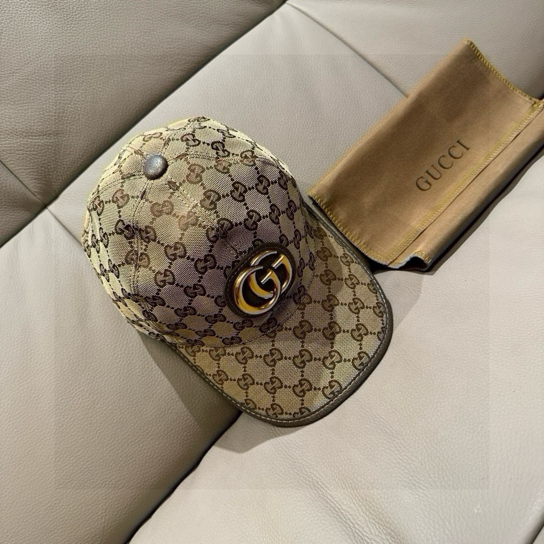 
配包装布袋，Gucci(古奇)新款原单棒球帽， 金属双G，专柜最新款，11开模订制，正版开模五金，原版
