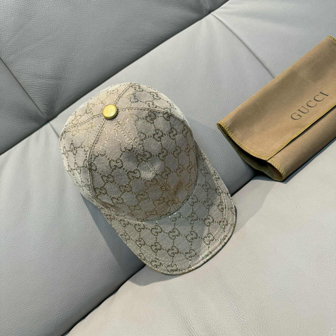 NO:222005,Package with box cloth bag, Gucci classic original single baseball cap gold wire logo. 1:1 mold opening customization for counter, highest version, original canvas   top layer cowhide, pure cotton inner lining, light and breathable!  Real-life photography, all seasons are versatile for men and women, basic head circumference is 56, patch can be adjusted. Hats, fisherman hat, baseball hat, knit hat, hat, gucci, espadrilles, cowhide, hats19860909批 配盒子布袋,Gucci(古奇)经典原单棒球帽金丝logo.专柜1:1开模订制,最高版本,原版帆布料 头层牛皮,纯棉内里,轻盈透气！实物拍摄,四季百搭男女适用,基础头围56,贴片可调节.帽子渔夫帽棒球帽针织帽,帽子,gucci,espadrilles,cowhide,hats,hat