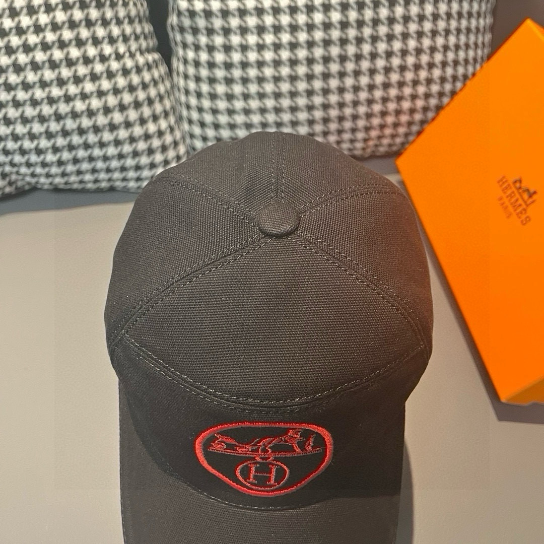 Original Hermès Lot 137 Accessories: Baseball Caps, Tarpaulin Fabric, Steel Adjusters. - 图片 6