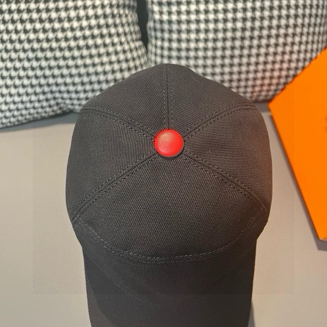Authentic Hermès Lot 137: Classic H Baseball Caps with Original Materials and Craftsmanship - 图片 6