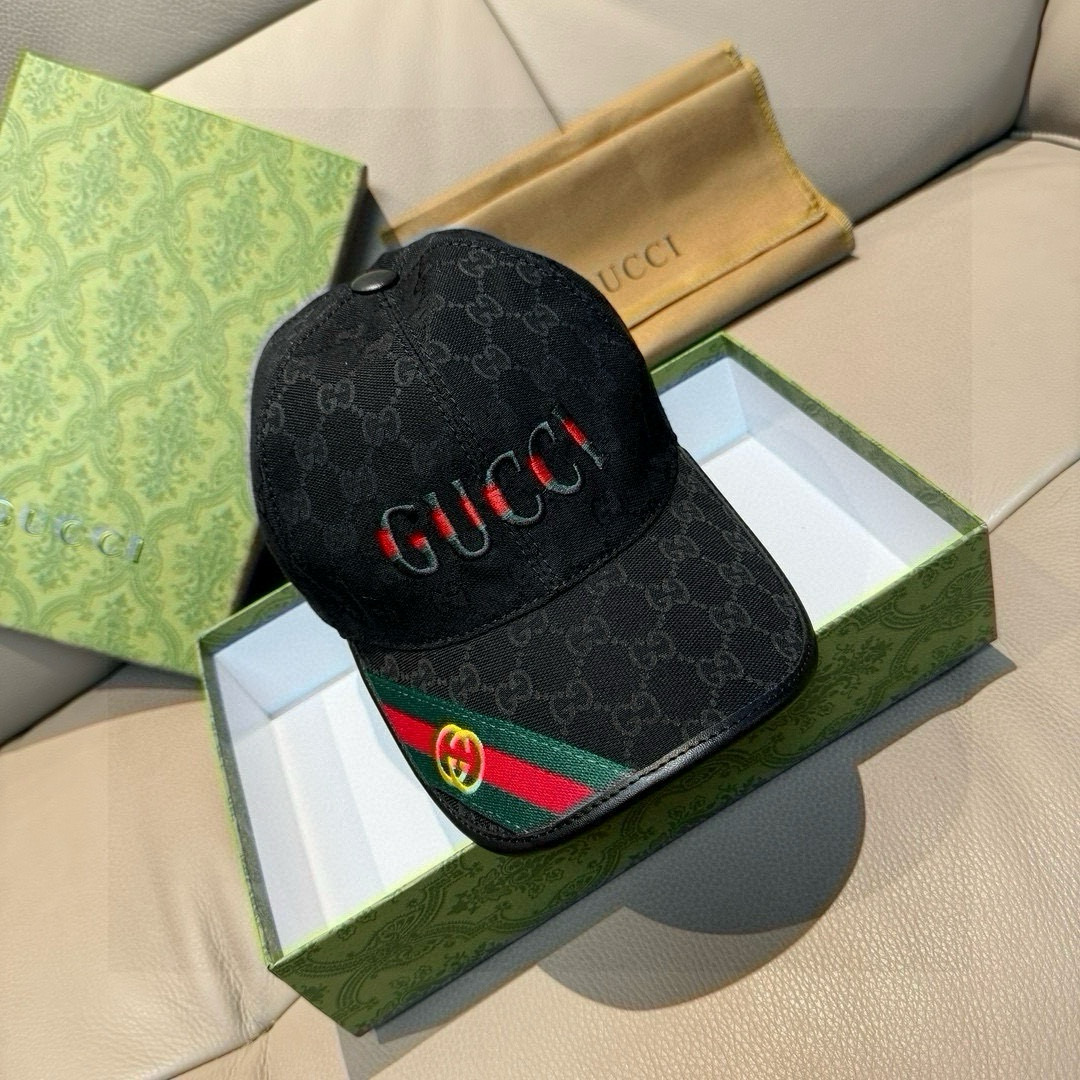 
配盒子布袋，Gucci(古奇)新款原单棒球帽，双G织带。11开模订制，重工刺绣，细节可媲美专柜，原版帆
