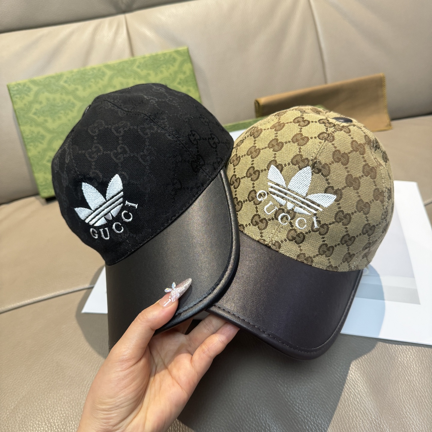 
古奇新款
Adidas&Gucci联名款出货啦！
配盒子布袋。专柜热卖中。11开模订制，重工打造，完美