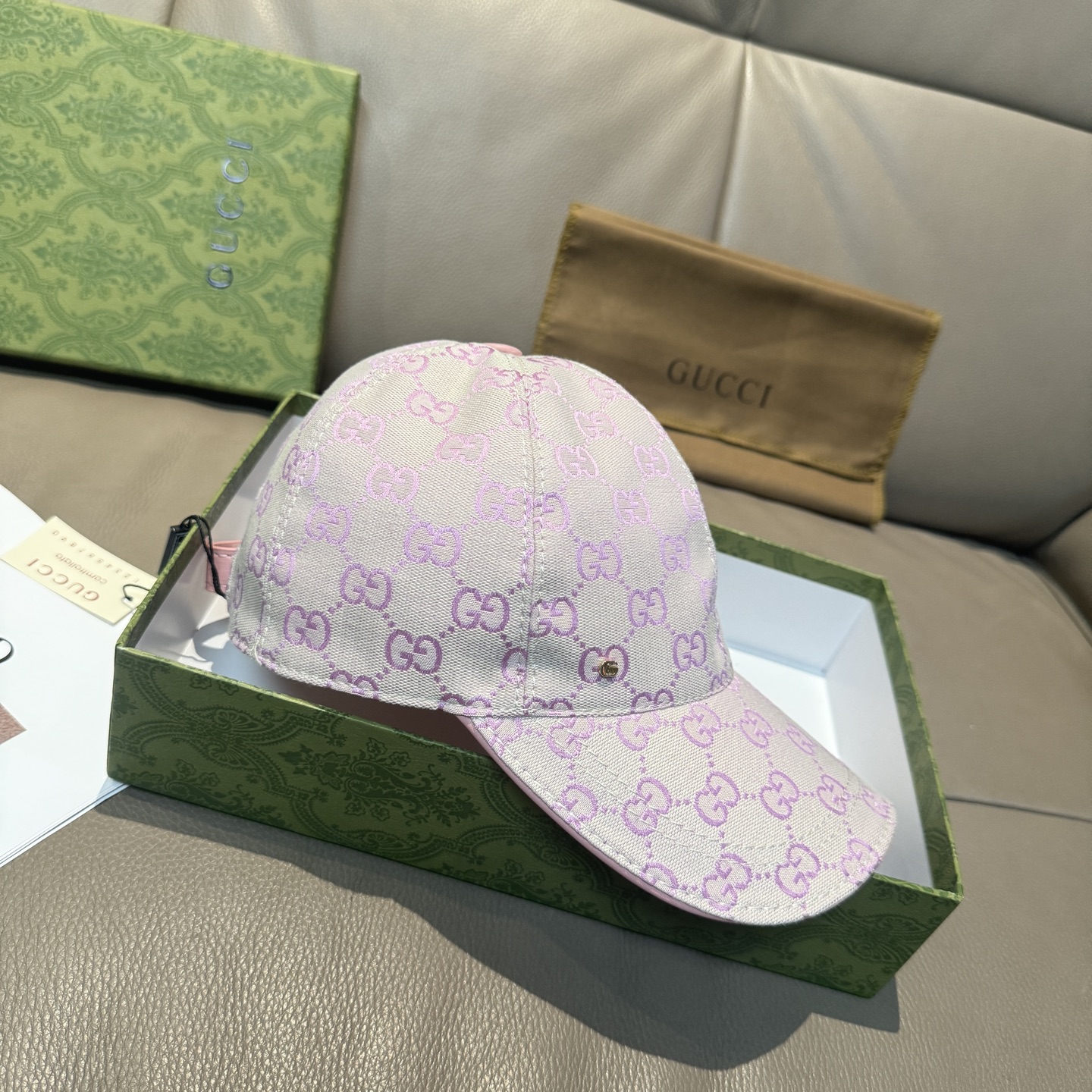 
配包装布袋，Gucci(古奇)新款原单棒球帽， 金属小双G，专柜最新款，11开模订制，正版开模五金，原