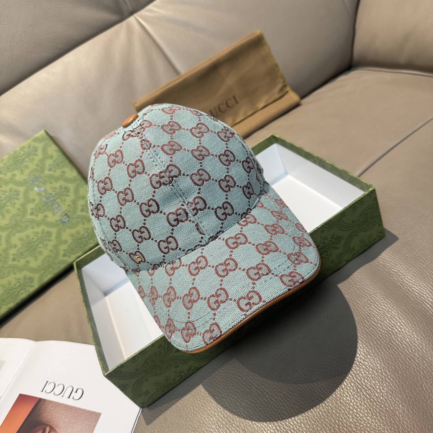 
配包装布袋，Gucci(古奇)新款原单棒球帽， 金属小双G，专柜最新款，11开模订制，正版开模五金，原