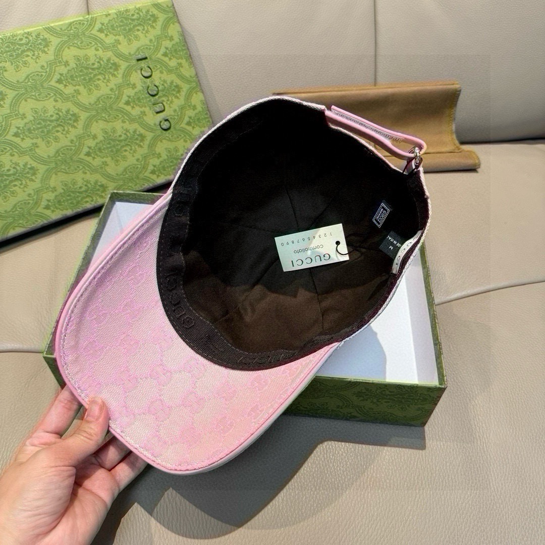 
万年经典款！杏色，黑色有s和L码
配盒子布袋，Gucci(古奇)经典原单棒球帽😍😍专柜11开模订制，最