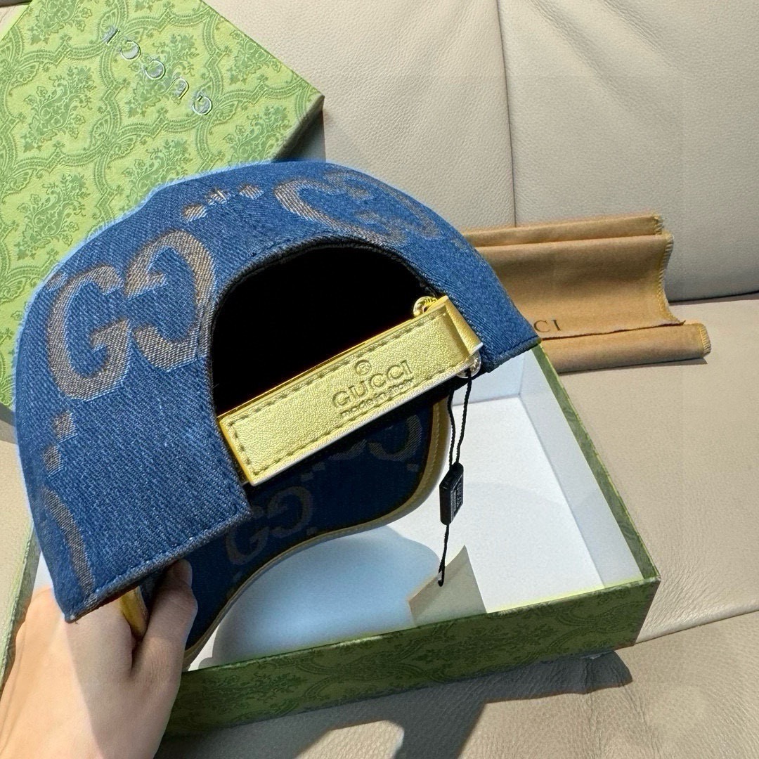 
配包装布袋，Gucci古奇新款原单棒球帽， 大双G，专柜11开模订制，完美对花，原版帆布面料+头层牛皮