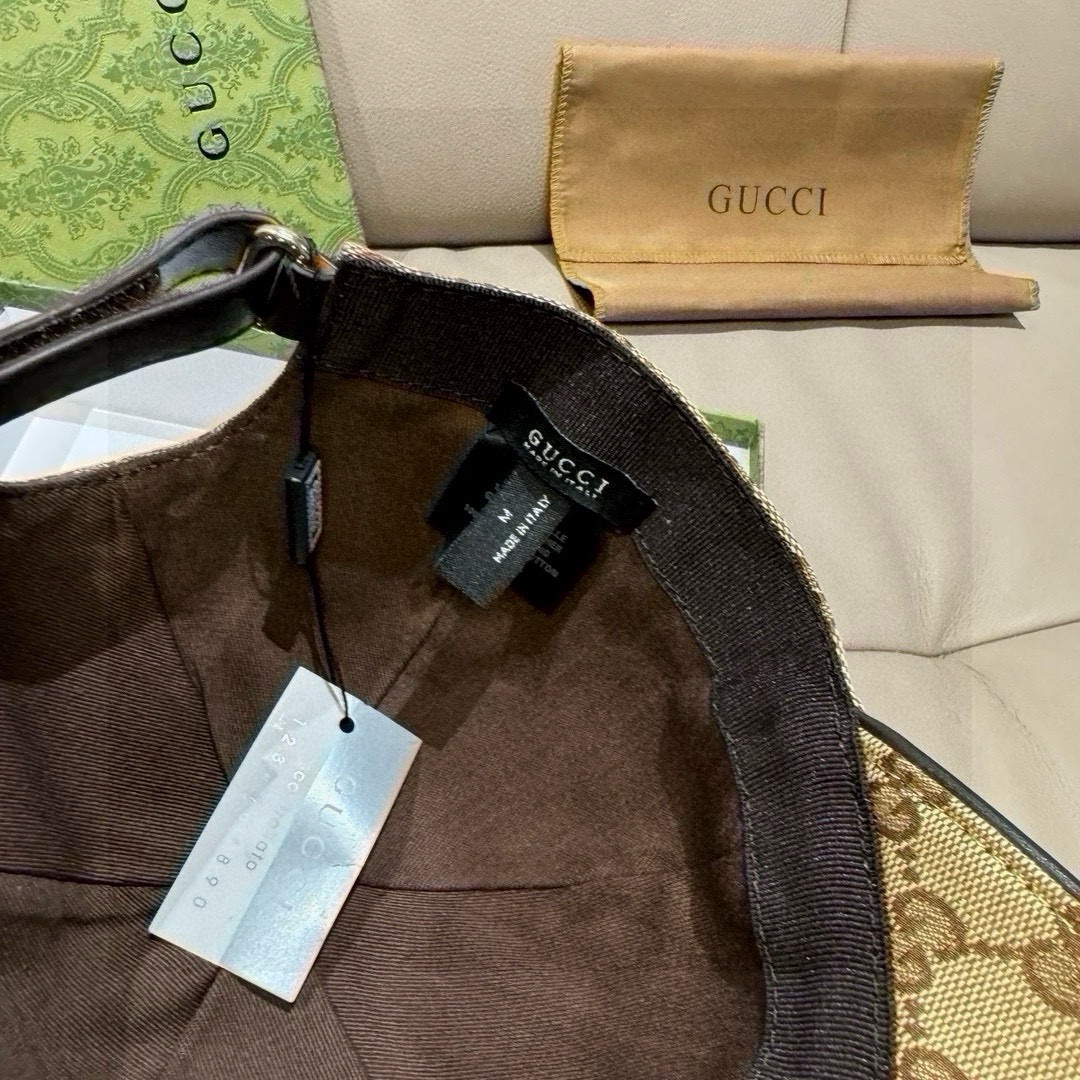 
万年经典款新色出货！
配盒子布袋，Gucci(古奇)经典原单棒球帽😍😍专柜11开模订制，最高版本，原版