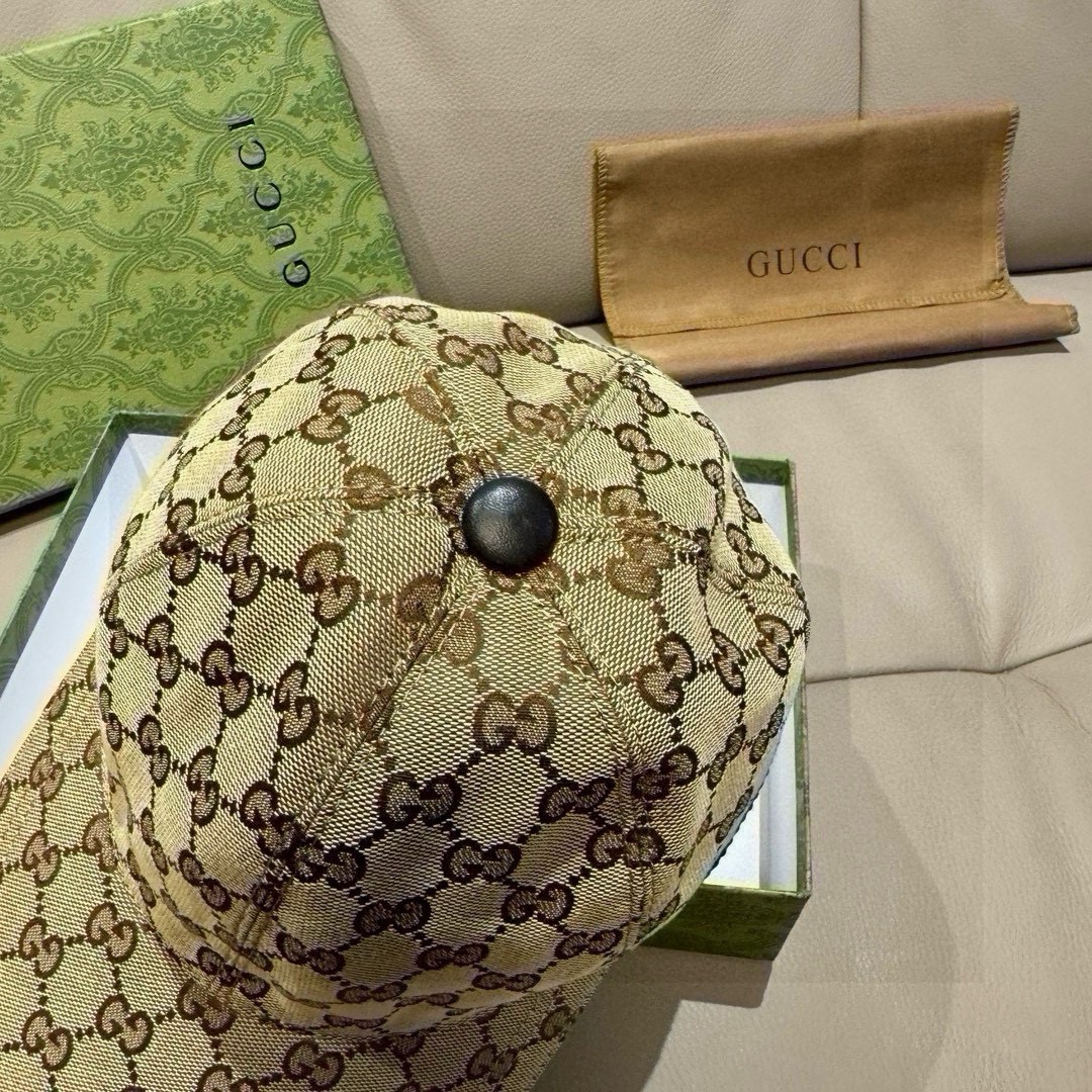
万年经典款新色出货！
配盒子布袋，Gucci(古奇)经典原单棒球帽😍😍专柜11开模订制，最高版本，原版