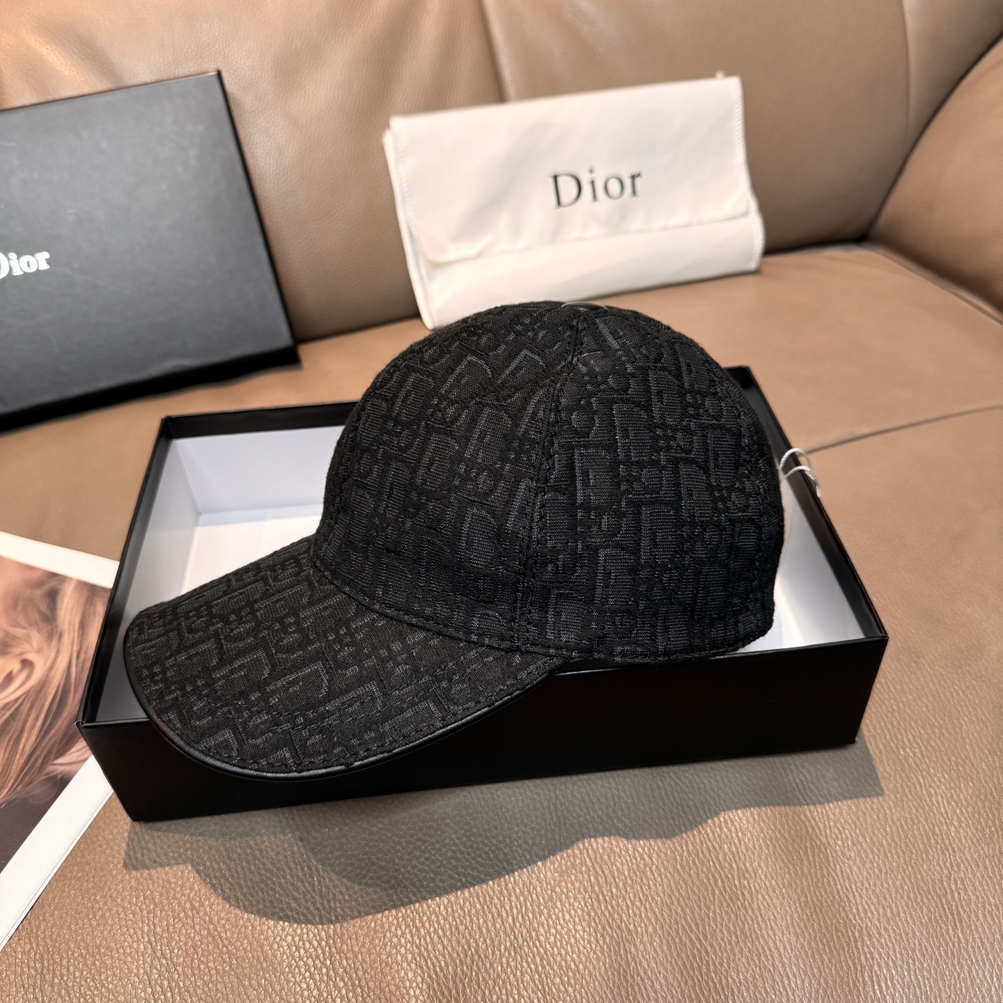 Dior 配盒子布袋 Dior(迪奥)新款 棒球帽 Dior老花 韵味十足 断货热门