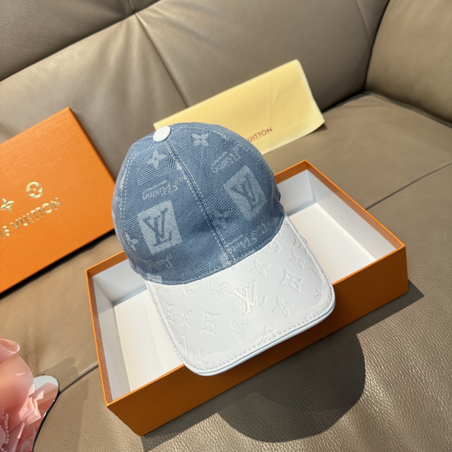 Louis Vuitton 配盒子布袋 LV(路易威登)新款 棒球帽 牛皮压花 1:1开模订制 牛仔布料