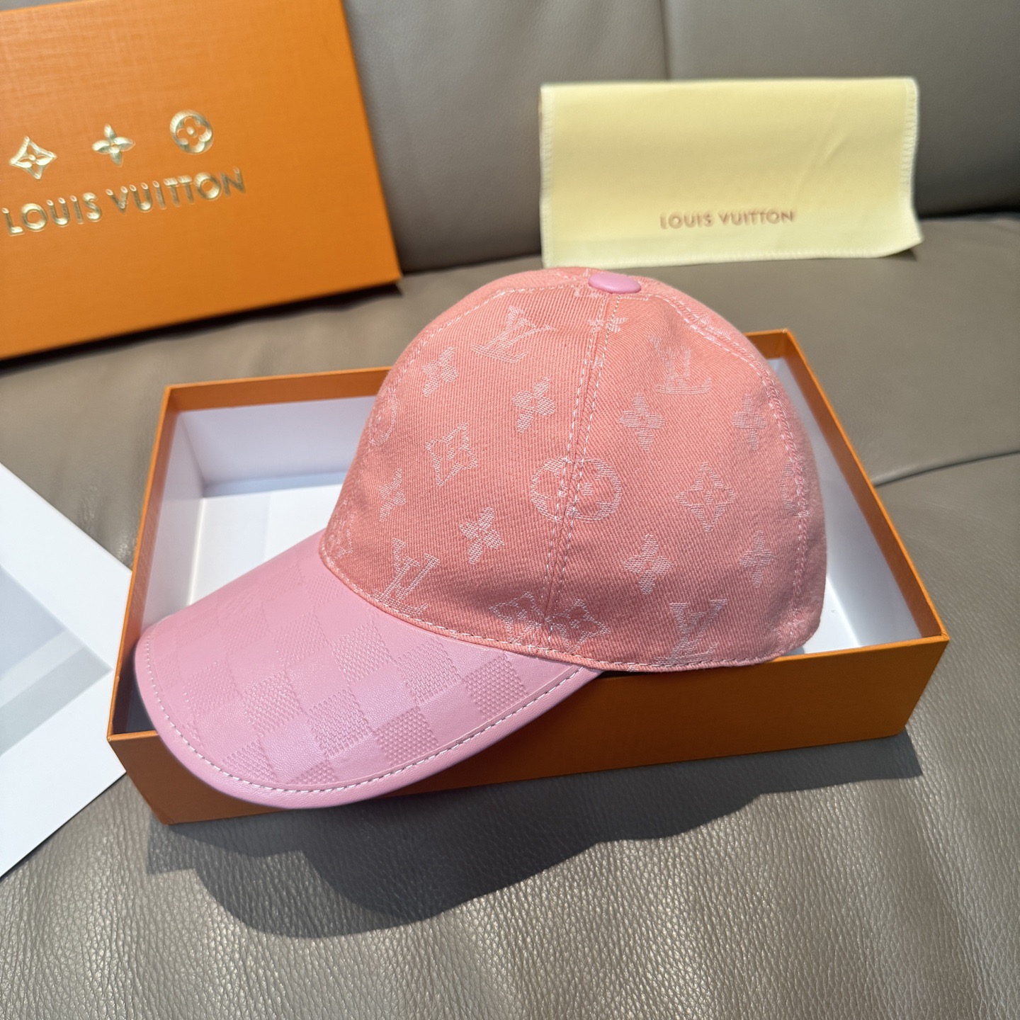Louis Vuitton 配盒子布袋 LV(路易威登)新款 棒球帽 牛皮压花 1:1开模订制 牛仔布料