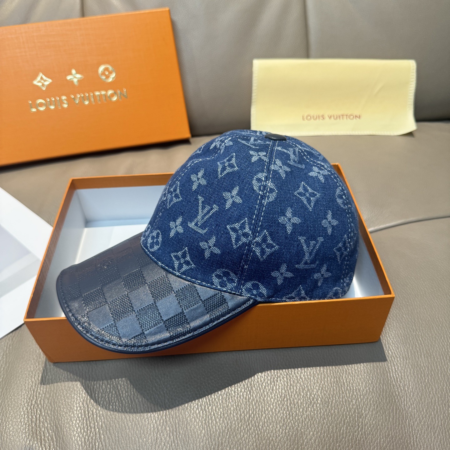Louis Vuitton 配盒子布袋 LV(路易威登)新款 棒球帽 牛皮压花 1:1开模订制 牛仔布料