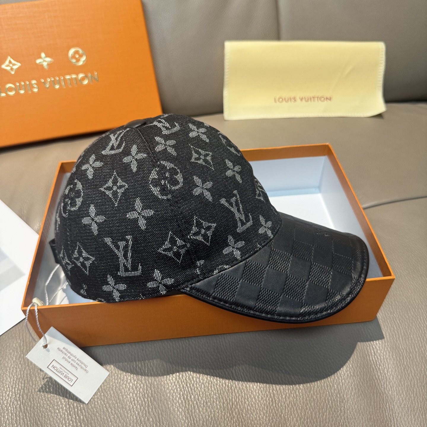 Louis Vuitton 配盒子布袋 LV(路易威登)新款 棒球帽 牛皮压花 1:1开模订制 牛仔布料