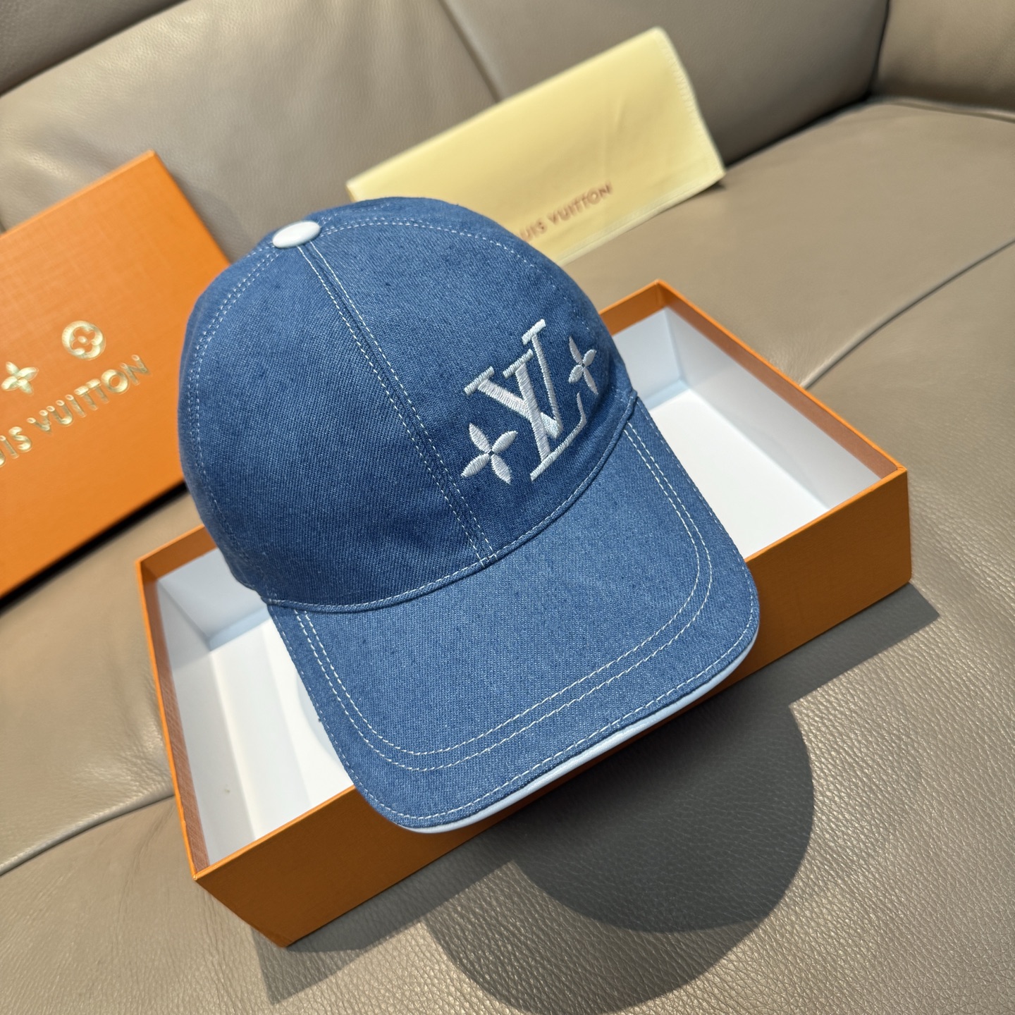Louis Vuitton 配盒子布袋 LV(路易威登)新款 棒球帽 LV刺绣 1:1开模订制 帆布面料+头层牛皮