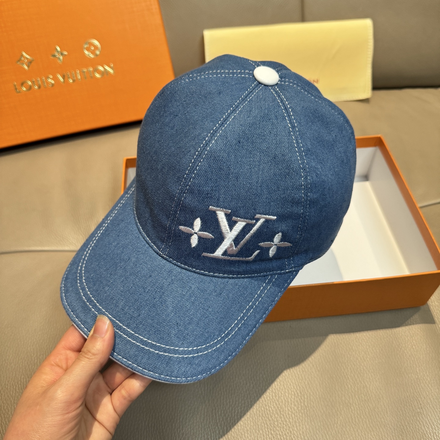 Louis Vuitton 配盒子布袋 LV(路易威登)新款 棒球帽 LV刺绣 1:1开模订制 帆布面料+头层牛皮
