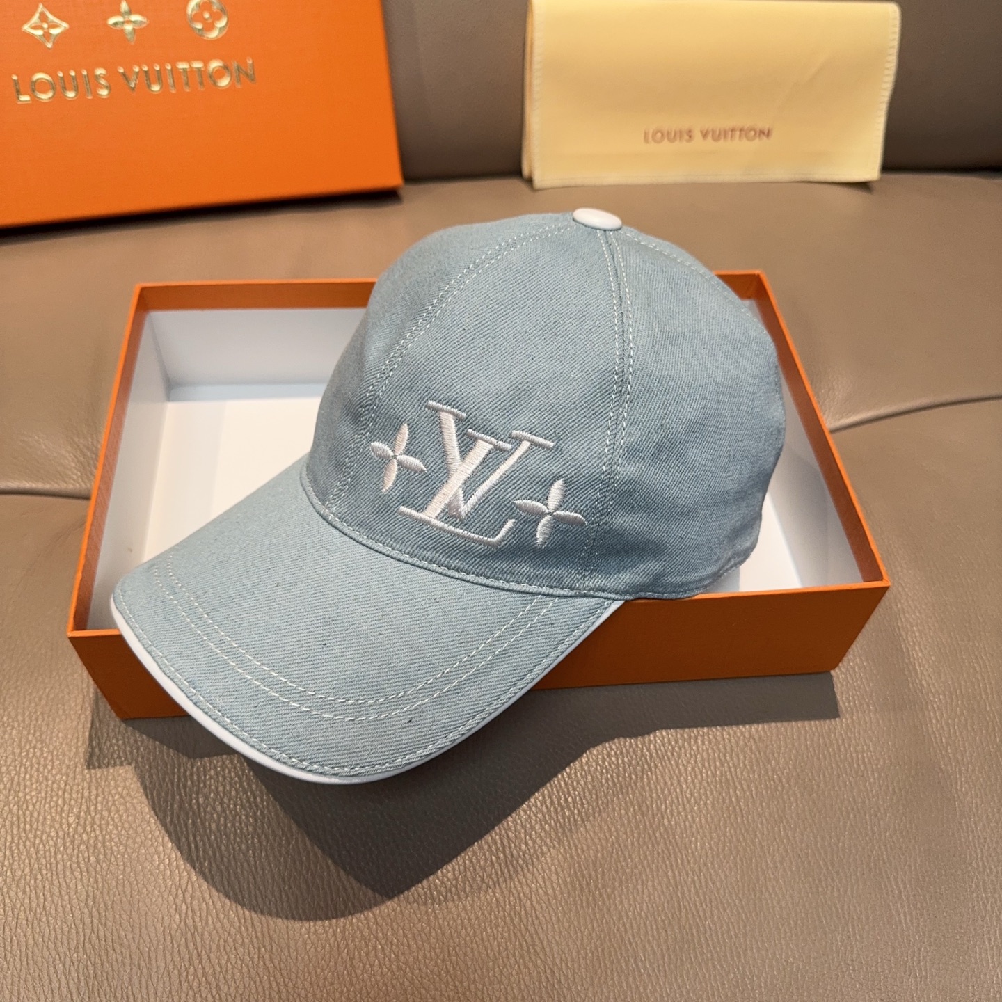 Louis Vuitton 配盒子布袋 LV(路易威登)新款 棒球帽 LV刺绣 1:1开模订制 帆布面料+头层牛皮