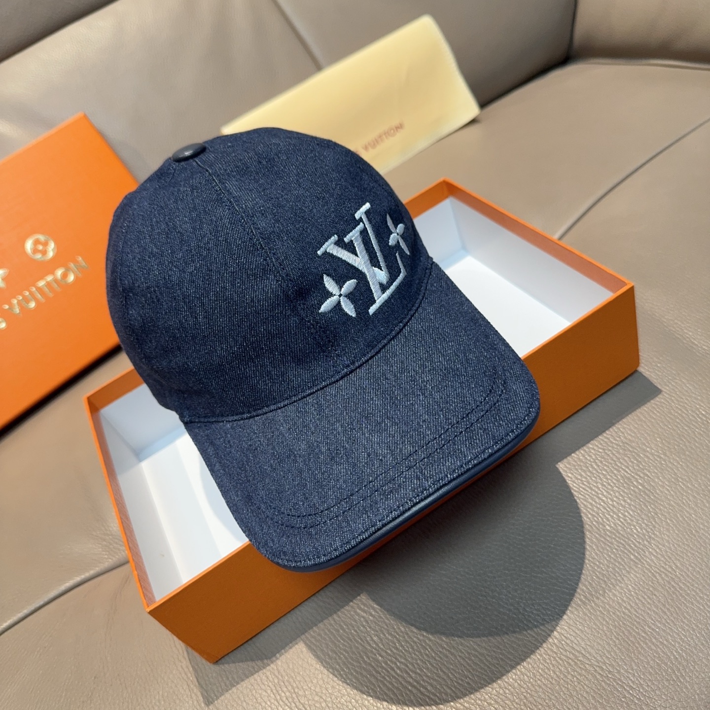 Louis Vuitton 配盒子布袋 LV(路易威登)新款 棒球帽 LV刺绣 1:1开模订制 帆布面料+头层牛皮