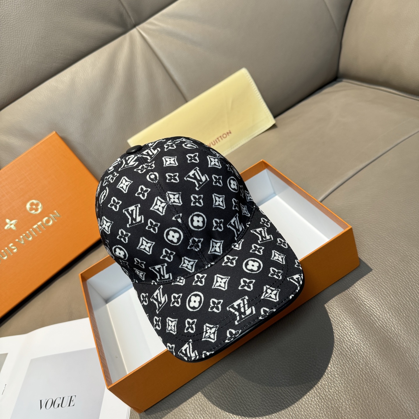 Louis Vuitton 配盒子布袋 LV(路易威登)新款 棒球帽 1:1开模订制 帆布料+头层牛皮