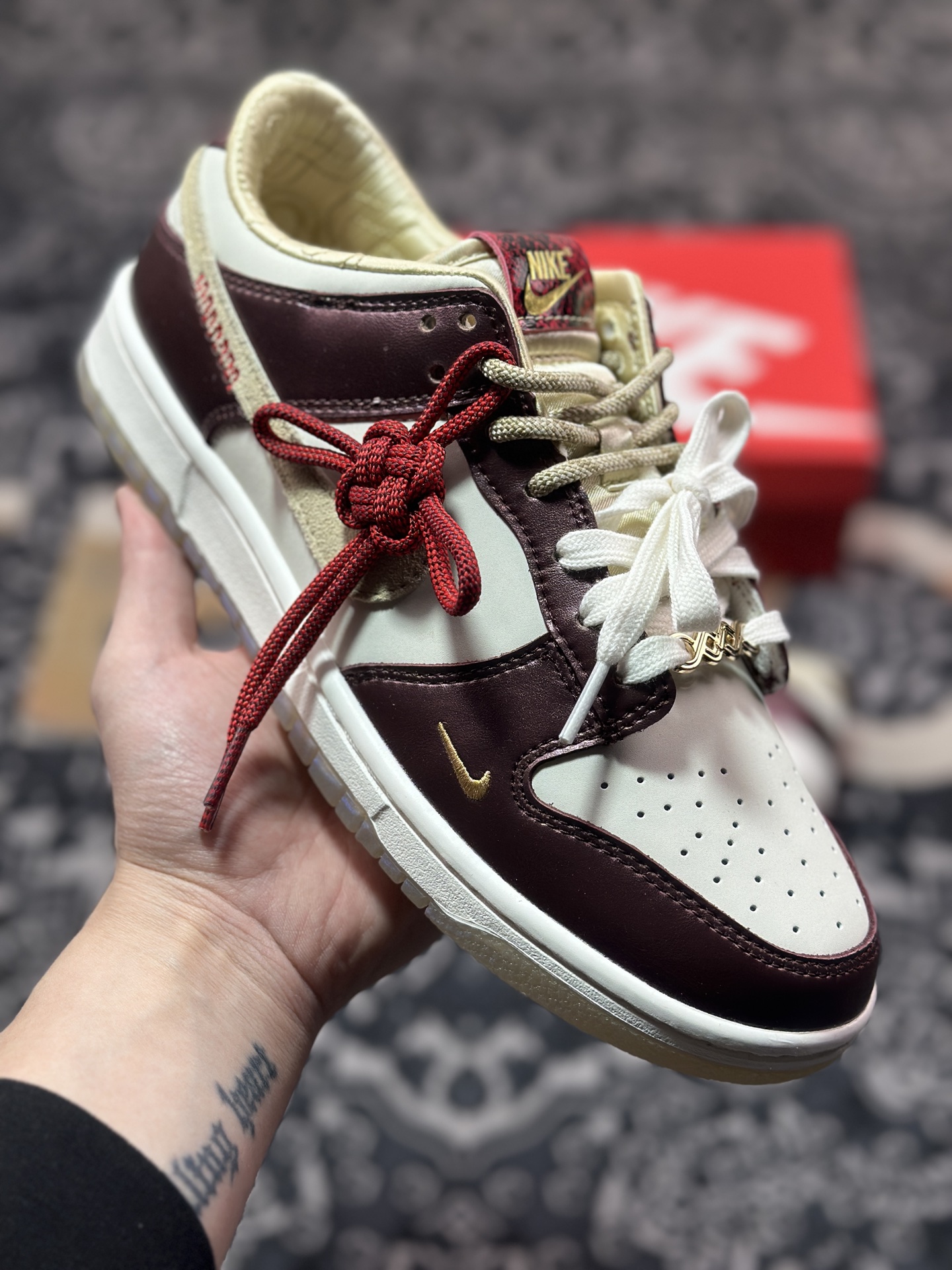 B2260  北面/The North Face x Nike SB Dunk Low”Year of the Snake”扣篮板鞋“深棕奶白金北面蛇年蛇纹钩子” CH8311-234