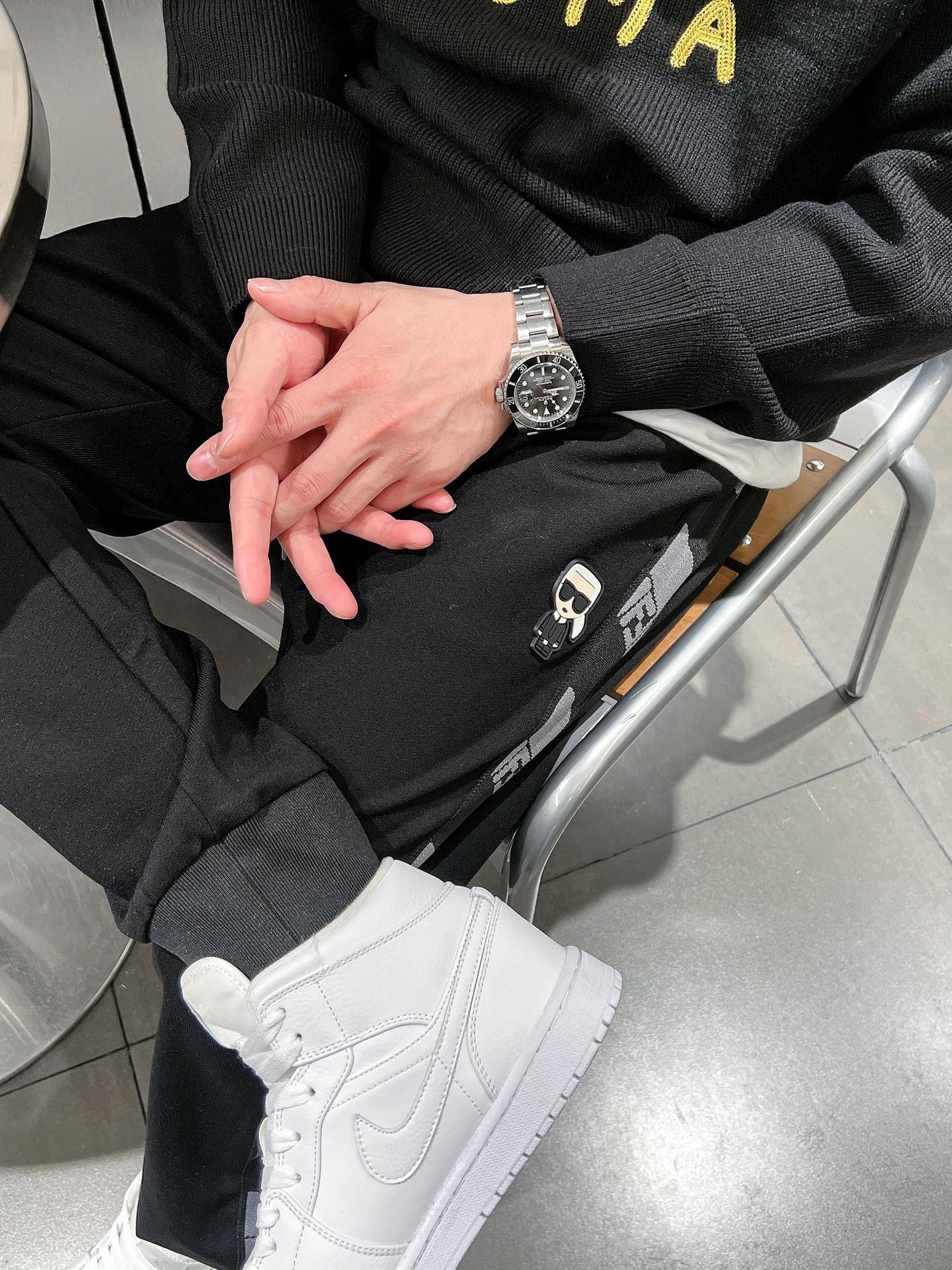  开春新品 Fen*合身版型M-XXXL
Y顶级黑色进口刺绣融合设计秋冬休闲长裤，精工剪裁独家打造，经典