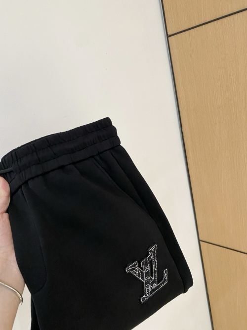 Louis Vuitton 2025 Men's Black Cotton Layer Sweatpants with Logo Embroidery 1 Louis Vuitton 2025 Men's Black Cotton Layer Sweatpants with Logo Embroidery