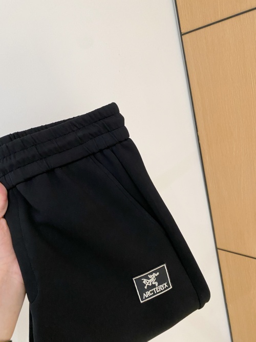 Arc'teryx Men's Black Layered Cotton Blend Lounge Pants with Embroidered Logo 35 Arc'teryx Men's Black Layered Cotton Blend Lounge Pants with Embroidered Logo