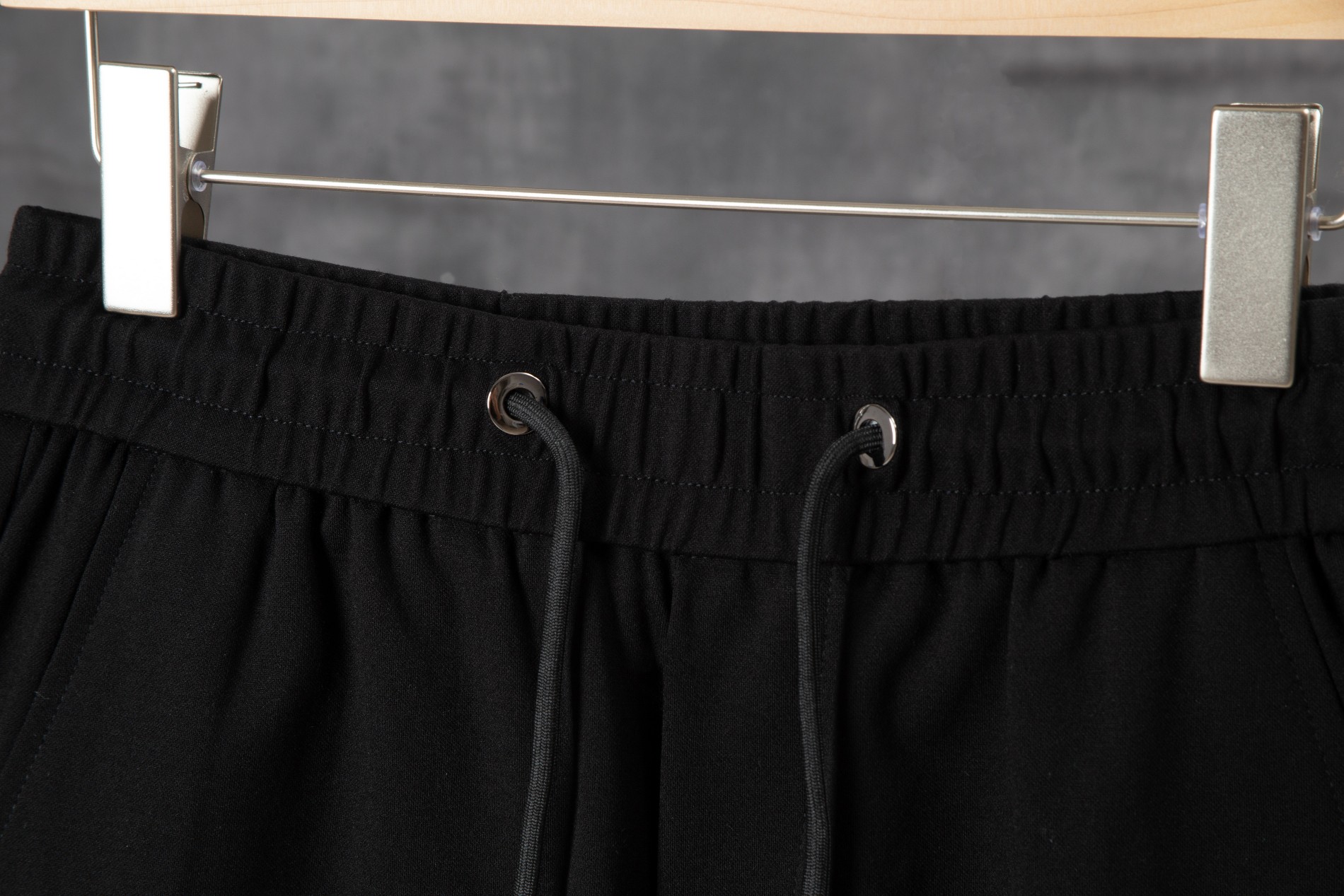 Adidasdas 2024 New Loose-Banded Shorts: High-End Comfort and Style in Gold Print - 图片 8