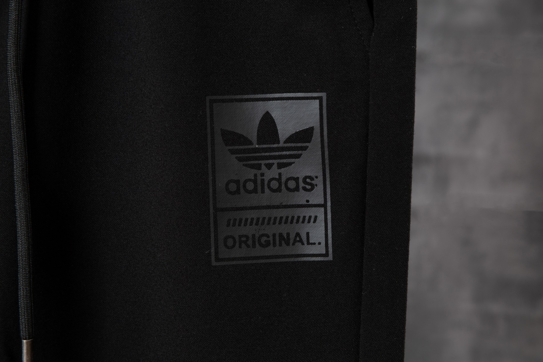 Adidasdas 2024 New Loose-Banded Shorts: High-End Comfort and Style in Gold Print - 图片 7