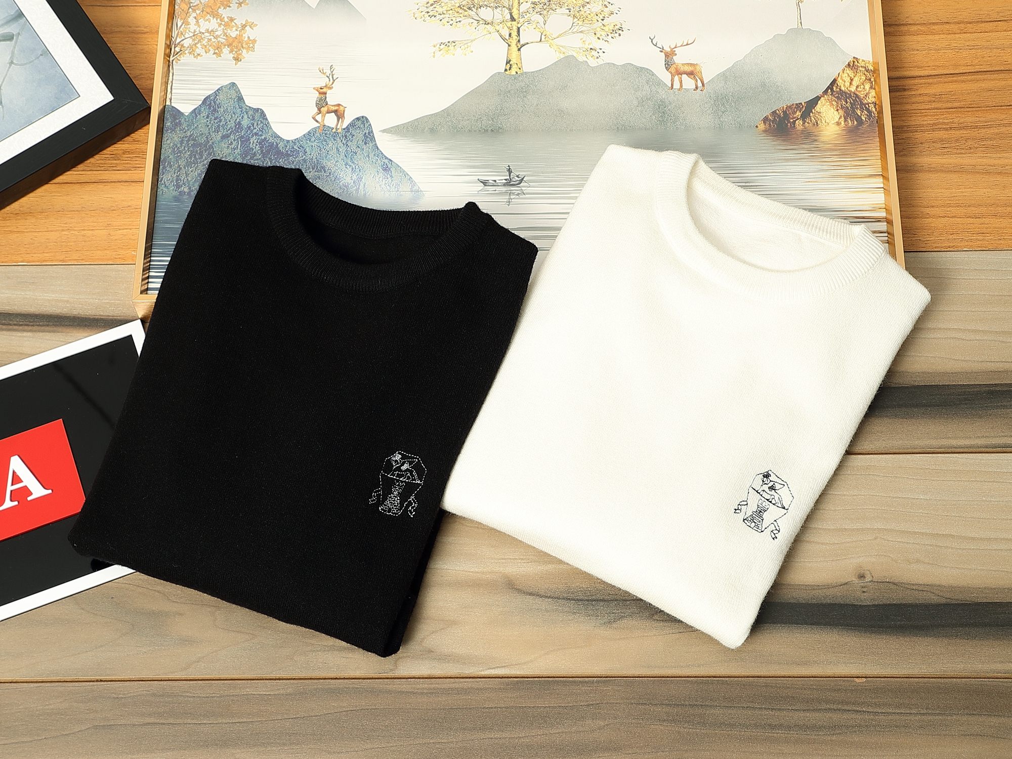 NO:597533,Can wear 200 pounds BC 2025 official website autumn and winter latest round-neck thickened sweater, hot sale counters simultaneously!  Specially made of wool blended fabric. It feels comfortable. It can be directly in contact with the skin. The logo badge is exquisite and extremely eye-catching!  The details highlight the fashionable charm of big brands. Exquisite workmanship. Three-dimensional cutting style. The wearing effect is invincible and handsome!  All three standards are complete!  Size M-3XL,,sweaters,alexander wang19860909可穿200斤 BC 2025官网秋冬季最新款圆领加厚毛衣,专柜同步在售爆款！特供羊毛混纺面料.手感舒适.可直接接触皮肤,logo徽章精致标志,极为抢眼！细节凸显大牌时尚魅力.精致做工.立体裁剪风格.穿着效果无敌帅气！三标齐全！码数M-3XL,,sweaters,alexander wang,Men's clothing