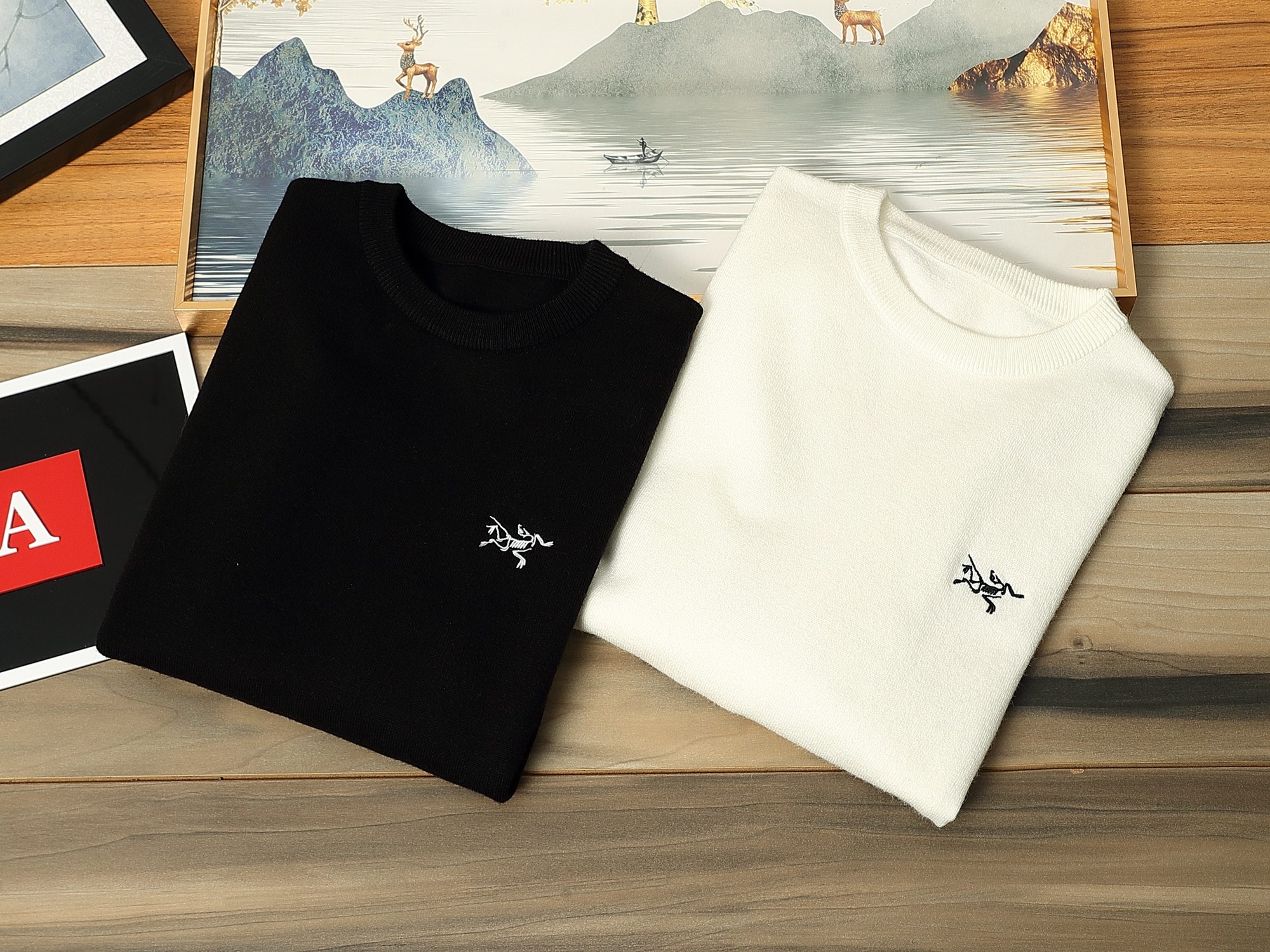 NO:597534,Can wear 200 pounds Arcteryx official website 2025 autumn and winter latest round-neck thickened sweater, hot sale counters simultaneously!  Specially made of wool blended fabric. It feels comfortable. It can be directly in contact with the skin. The logo badge is exquisite and extremely eye-catching!  The details highlight the fashionable charm of big brands. Exquisite workmanship. Three-dimensional cutting style. The wearing effect is invincible and handsome!  All three standards are complete!  Size M-3XL, arc'teryx, sweaters, alexander wang19860909可穿200斤 始祖鸟Arcteryx 2025官网秋冬季最新款圆领加厚毛衣,专柜同步在售爆款！特供羊毛混纺面料.手感舒适.可直接接触皮肤,logo徽章精致标志,极为抢眼！细节凸显大牌时尚魅力.精致做工.立体裁剪风格.穿着效果无敌帅气！三标齐全！码数M-3XL,arc'teryx,sweaters,alexander wang,Men's clothing