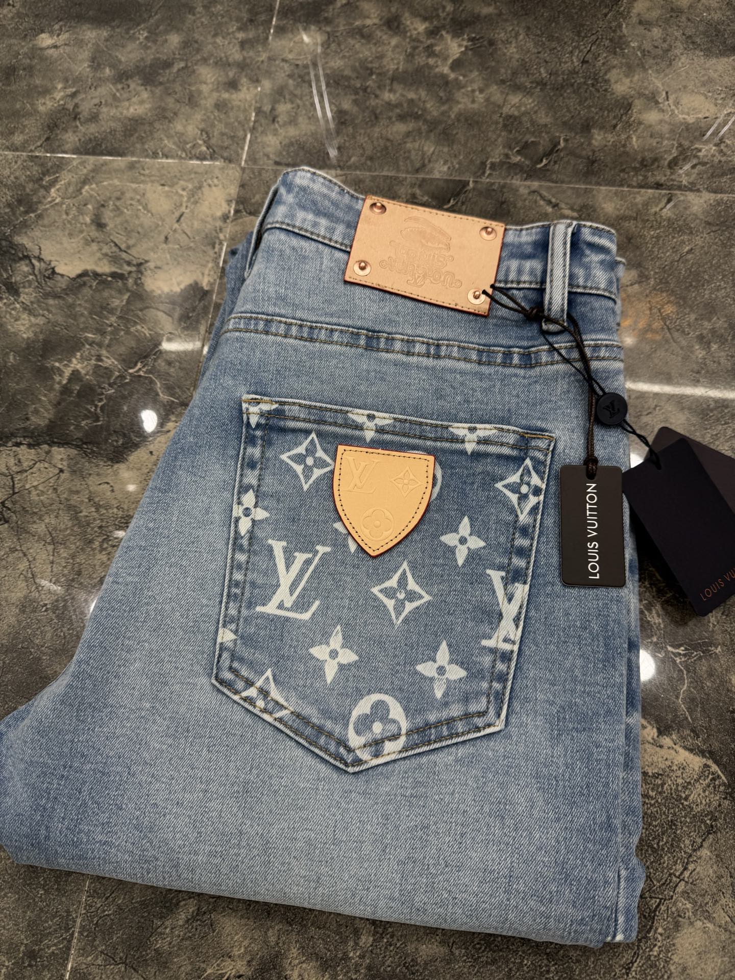 P135 2026 ：Summer collection Brand：LV size：29——40 Model：LV