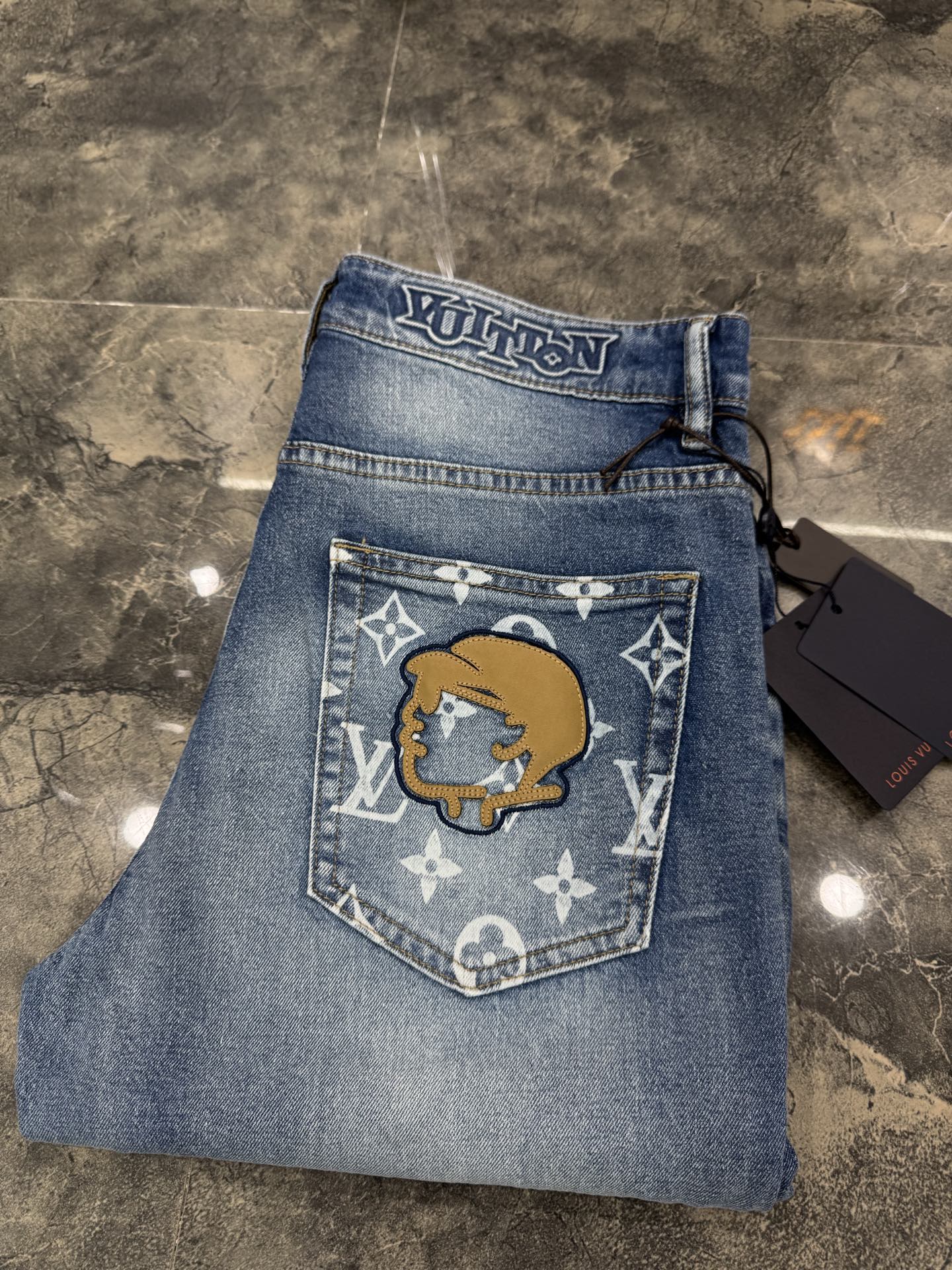 P135 2026 ：Summer collection Brand：LV size：29——40 Model：LV512