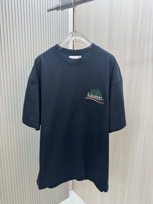 Balenciaga 25ss Crew Neck T-Shirt with Logo Print - Unisex Design 1 Balenciaga 25ss Crew Neck T-Shirt with Logo Print - Unisex Design