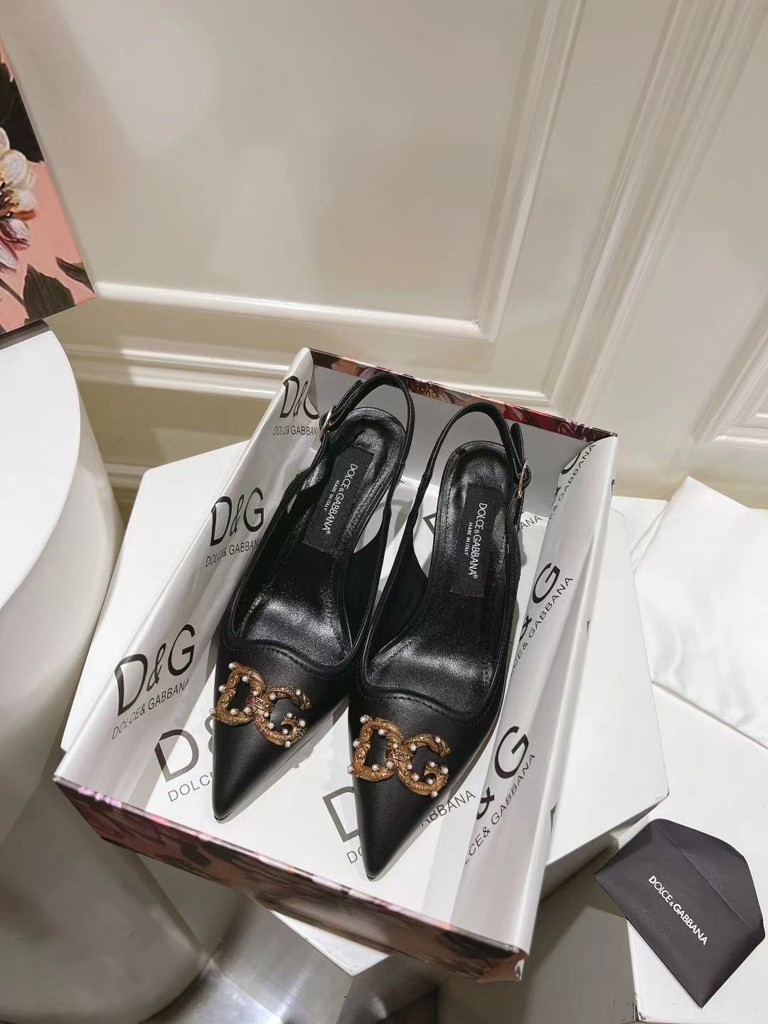 NO:168097,New model 35-42 size genuine leather sole, ox patent leather face sheepskin inner foot pad two heels height 10cm 6.5cm, high heels, sheepskin, Leather soles19860909新款 35-42码数真皮大底,牛漆皮面羊皮内里垫脚两种跟高10cm6.5cm,高跟鞋,high heels,sheepskin,Leather soles,Women's Shoes