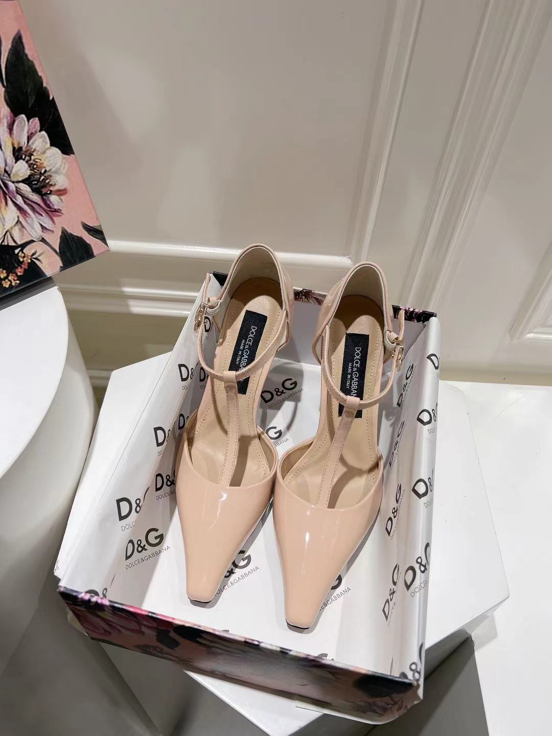 NO:260937,DG small square head new style, size 35-42 genuine leather sole, ox patent leather face sheepskin inner lining 6.5cm 10cm, sandals, Dolce & Gabbana, sandals, sheepskin, Leather soles19860909dG小方头新款,35-42码数真皮大底,牛漆皮面羊皮内里6.5cm 10cm,凉鞋,Dolce&Gabbana,sandals,sheepskin,Leather soles,Women's Shoes