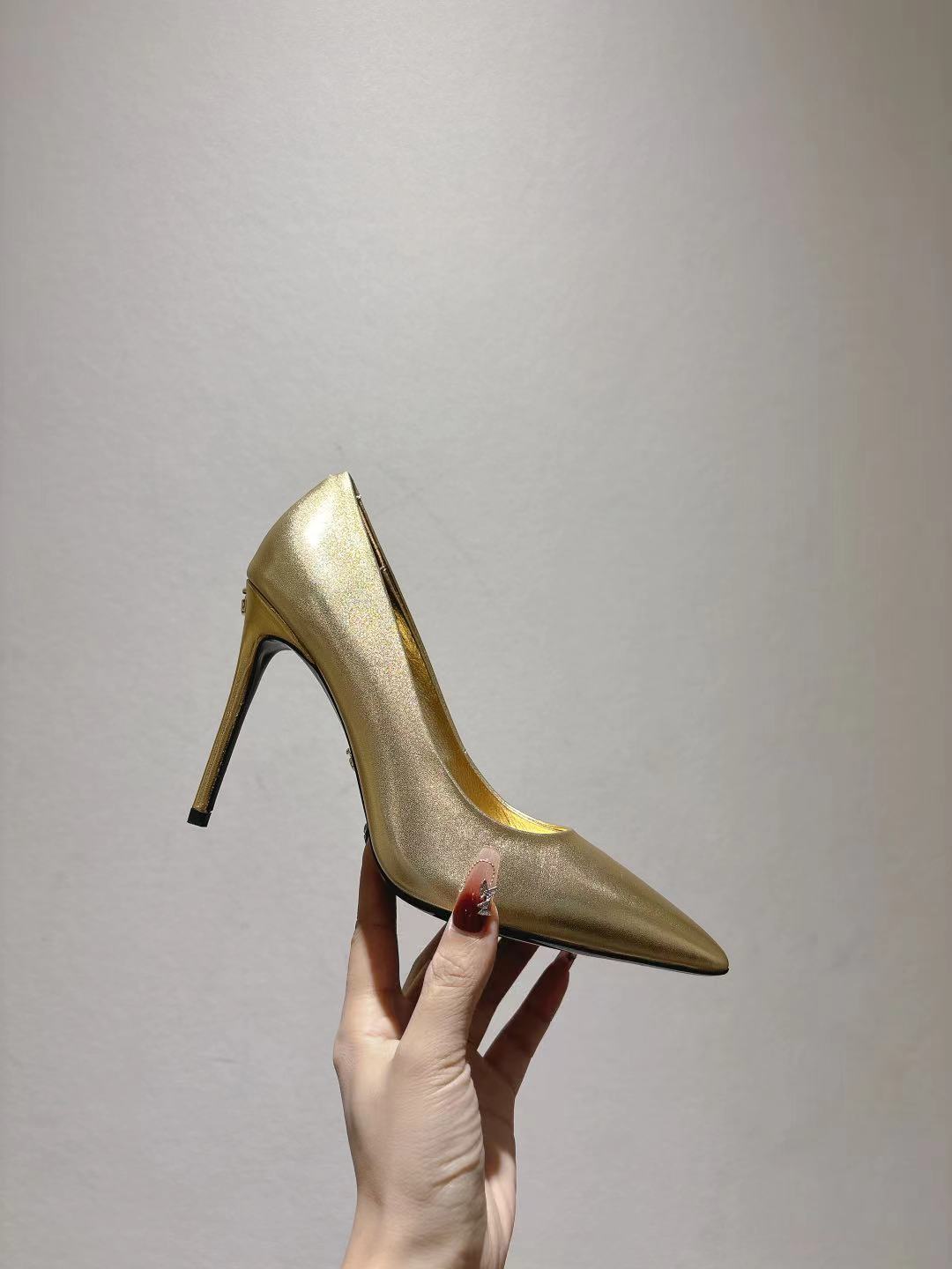 “Oxen-Skin Prototypes for Shoes in Various Sizes and Materials” - 图片 3