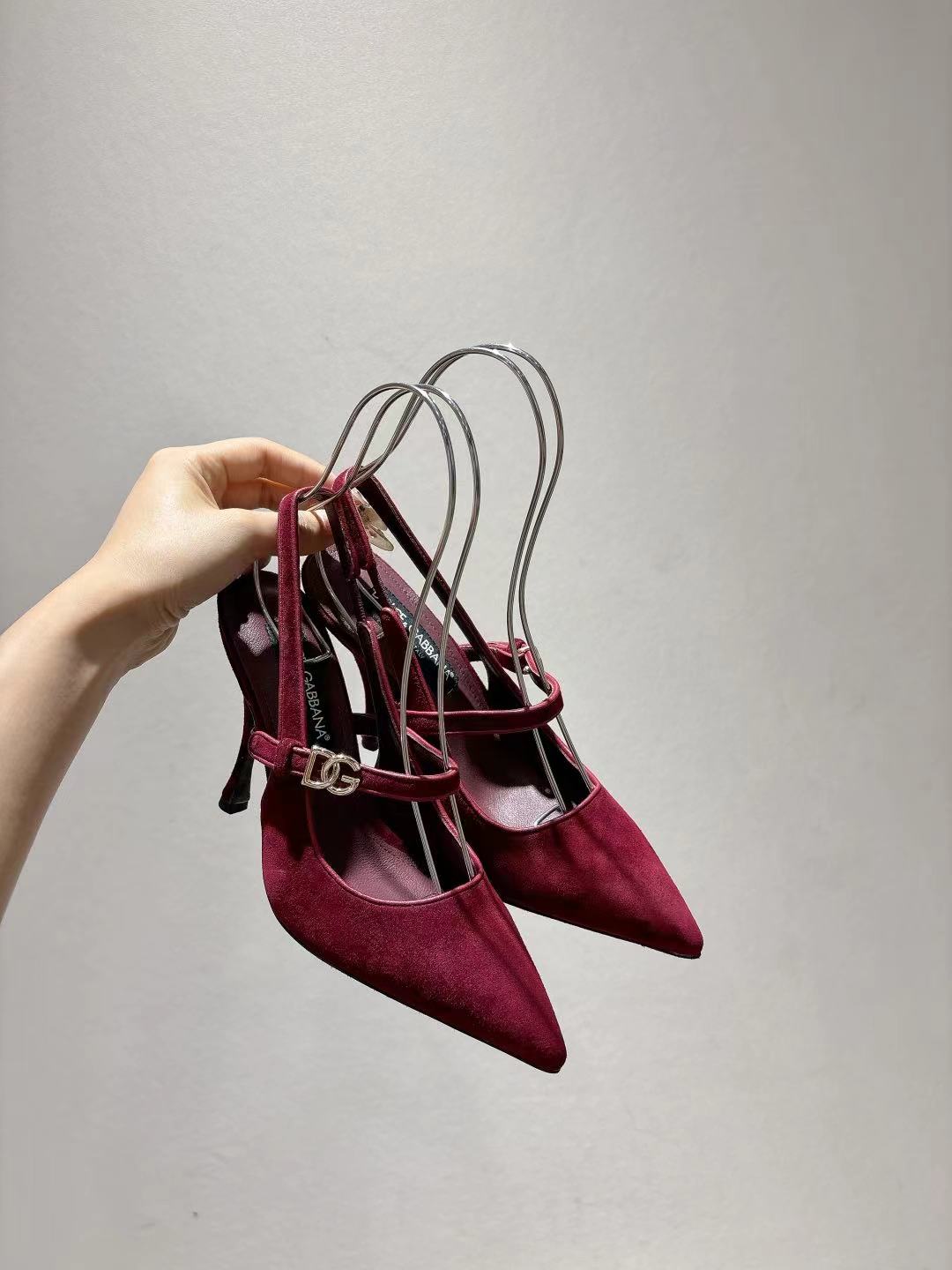 NO:485201,DG pointed toe new style, size 35-42 genuine leather sole, sheepskin noodles, sheepskin inner foot pad, heel height 6.5cm 10cm, high heels, sandals, high heels, sheepskin, Leather soles19860909dG尖头新款,35-42码数真皮大底,羊筋面 羊皮内里垫脚 跟高6.5cm 10cm,高跟鞋凉鞋,sandals,high heels,sheepskin,Leather soles,Women's Shoes